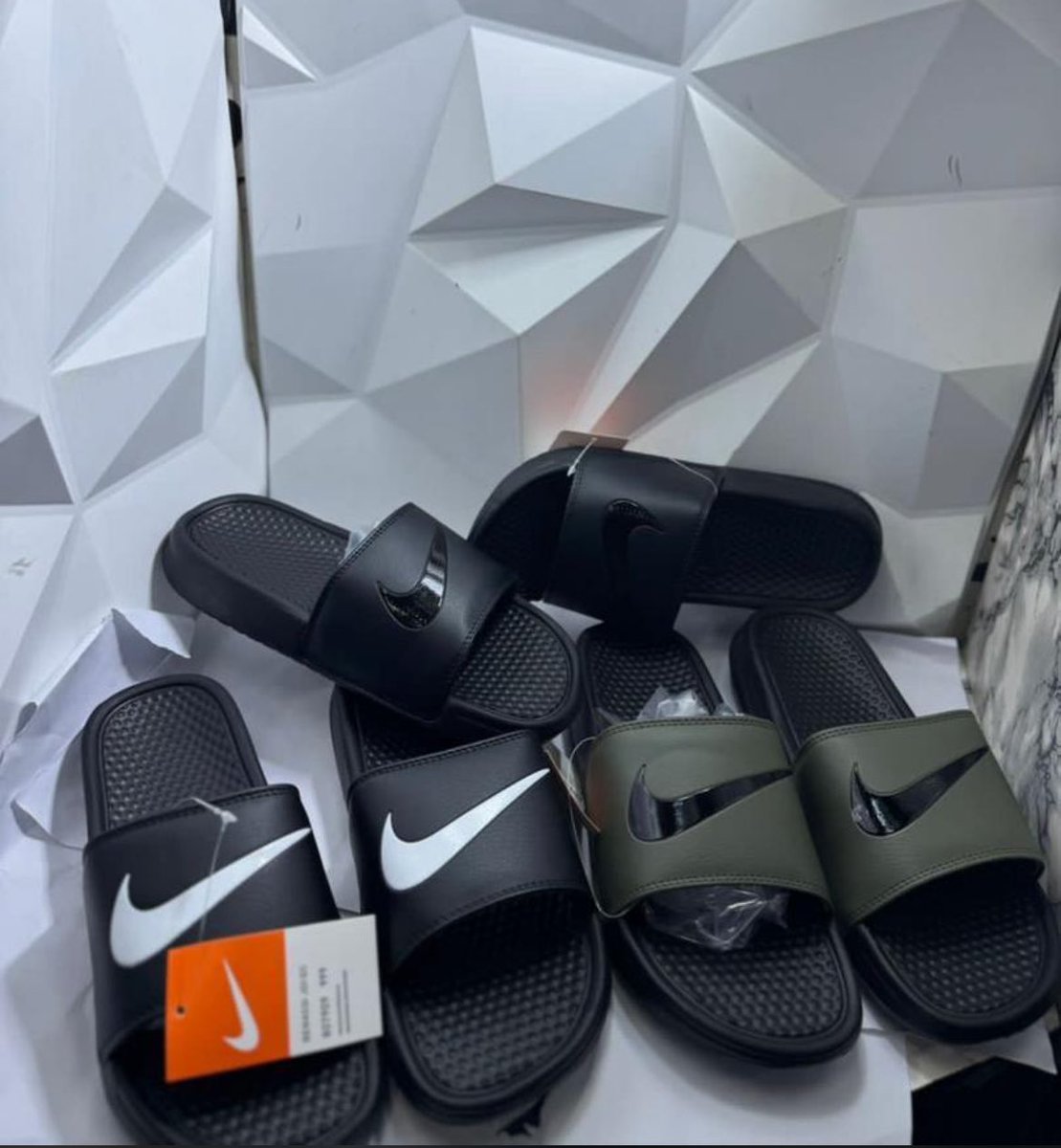 Dinero Crocs 🚚 tweet media