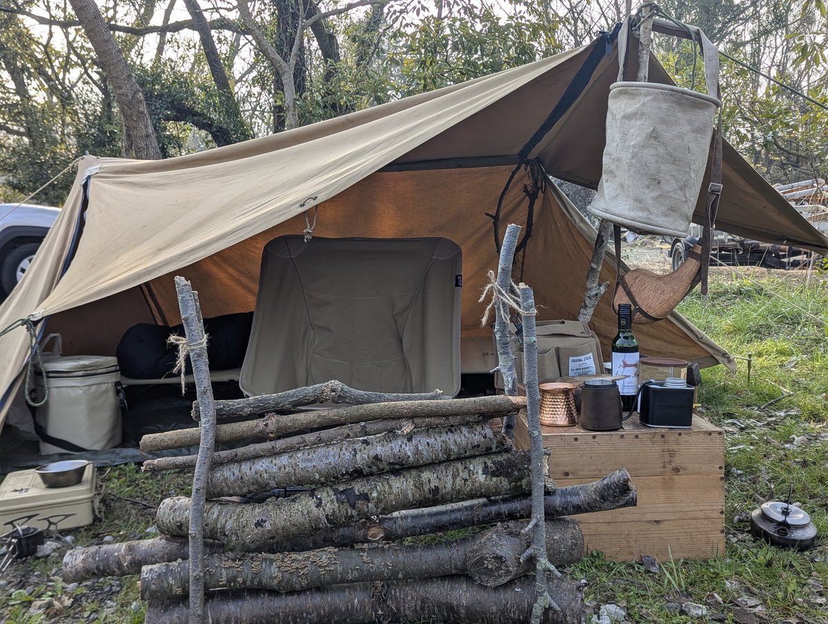 beeecamp's tweet photo. 久々がっつりフランス軍幕 
トルコのコーヒー作るセット(ジェズべ？)誕プレ交換でもらったけど、めっちゃサイトに馴染んでる！ https://t.co/EKEsxBs52a