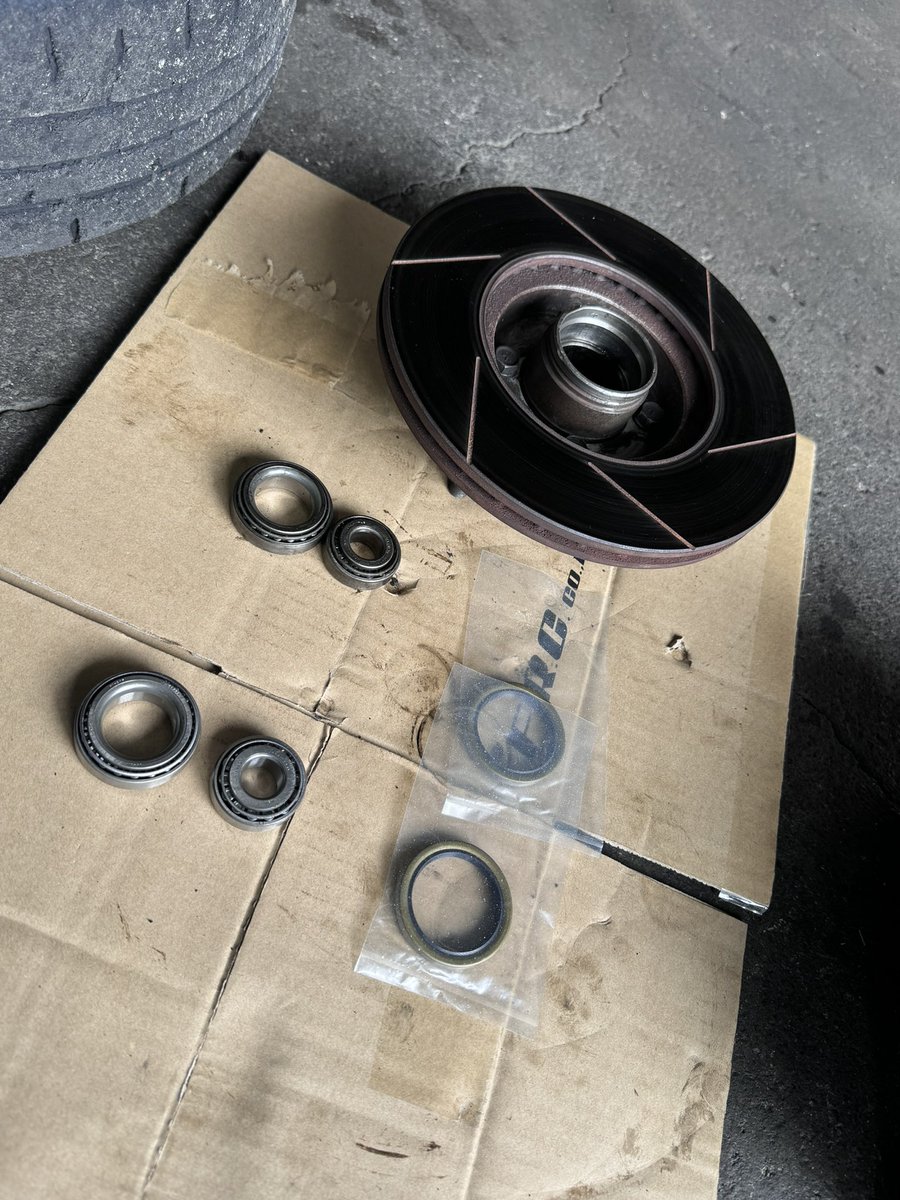 う す い tweet media