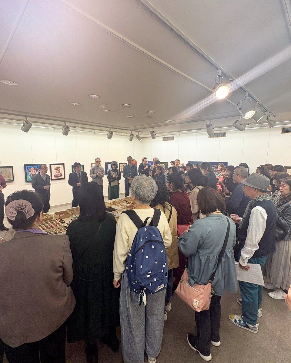 gendaidougakai's tweet photo. 2026年春季展がスタート致しました🌸
会友、会員、委員、常任委員の165名の華やかな作品が揃いました☺️
日曜日16:00までの開催です。
皆様是非お待ちしております🌸

#art
#銀座アートホール
#ナイーブアート
#現代童画展 https://t.co/uINBmLFue2
