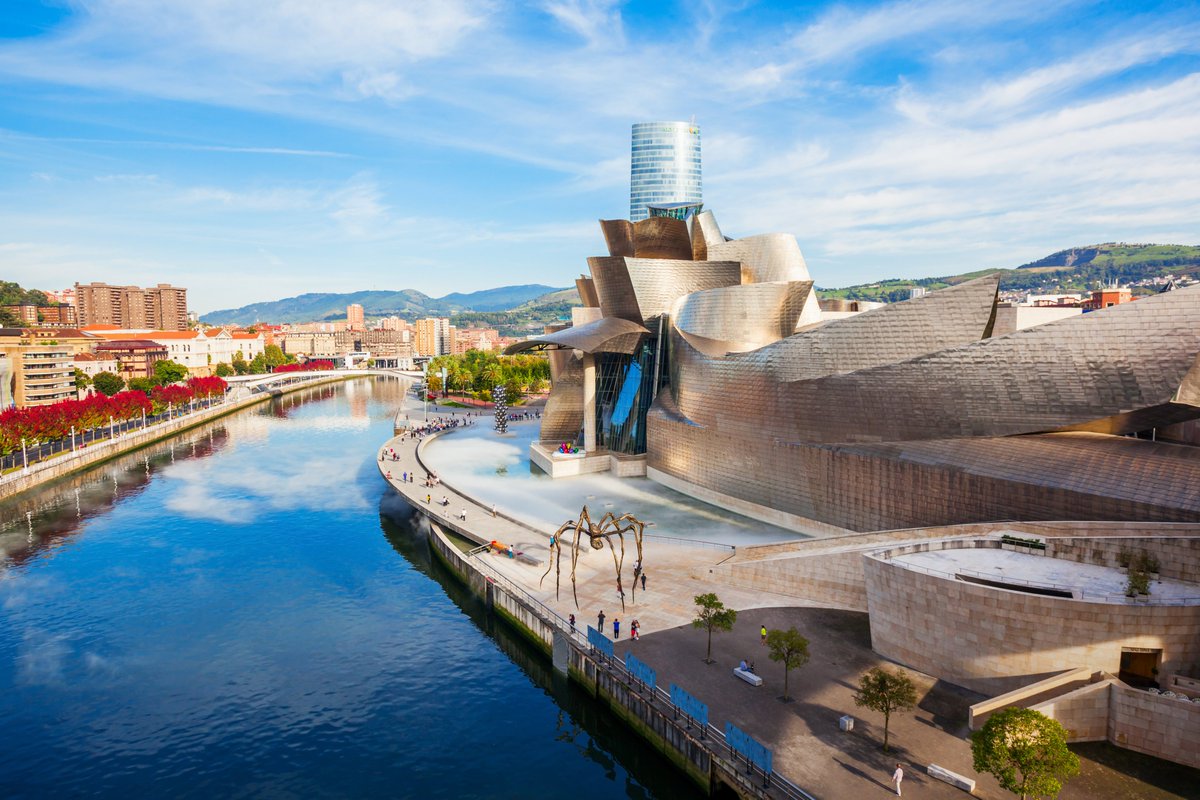 lonelyplanetfr's tweet image. 🇪🇸 Le #PaysBasque #espagnol se distingue par sa langue, sa #cuisine et sa culture uniques🌊 

Voici 9 bonnes raisons de ne pas passer à côté de cette #région lors d'un #voyage ➡️ bit.ly/4tklXuU