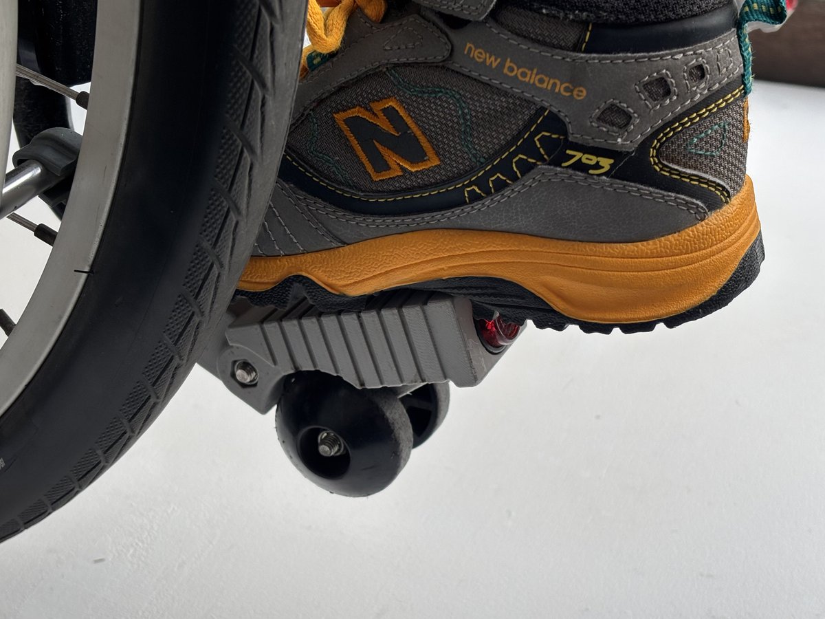 丹生坂つかさ tweet media