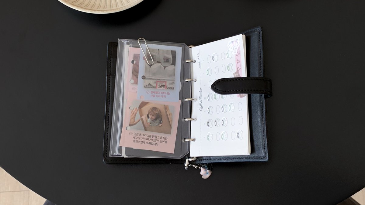 이유 (@r2asonn) on Twitter photo 