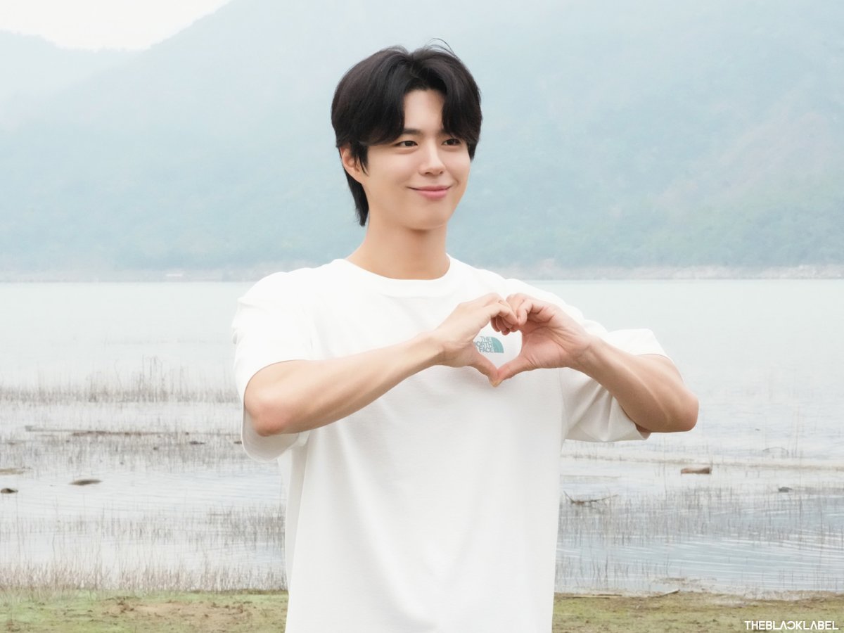 THE NORTH FACE '2026 S/S' BEHIND PHOTOS ⛰️🏃

cafe.daum.net/BOGUMMY/V2MO/1…

💘 #พัคโบกอม #박보검 #ParkBogum