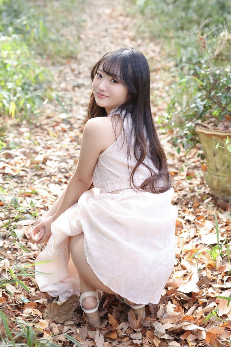 話題の子 tweet media