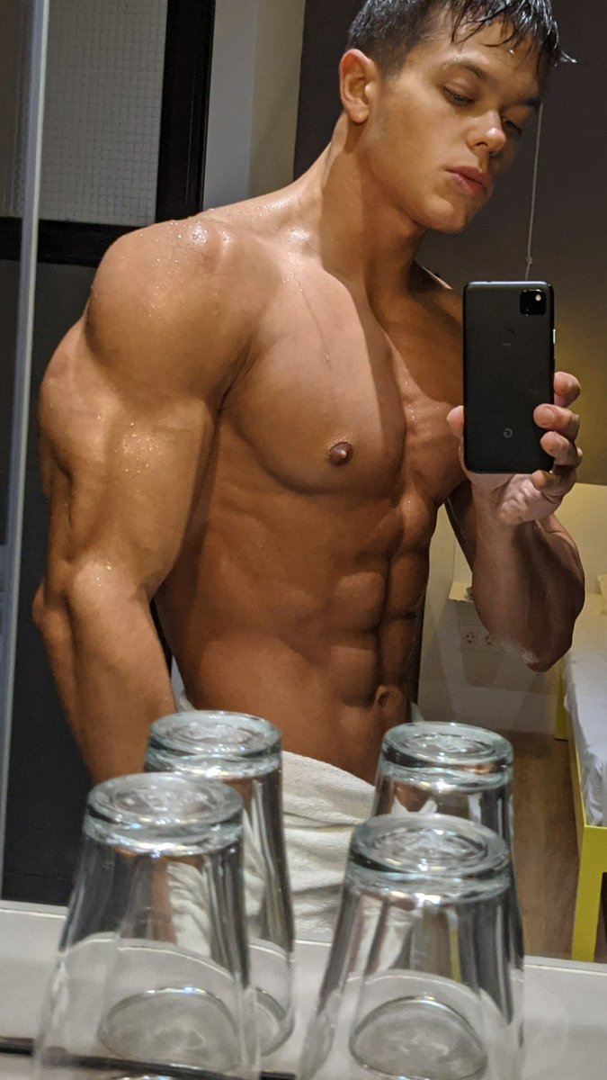 I'm ur boy Andrew tweet media