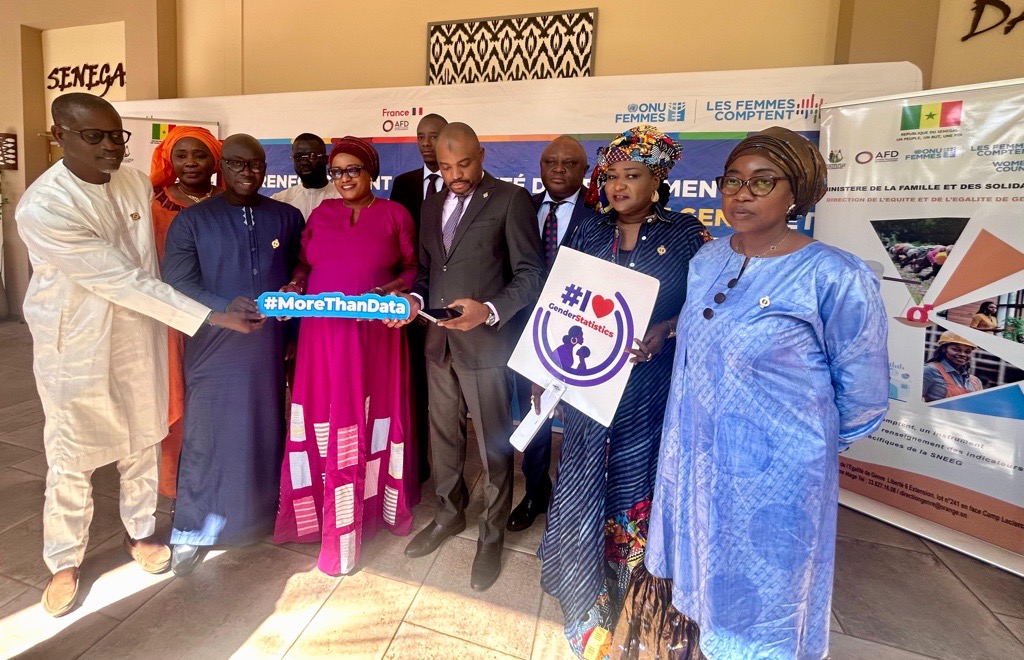unwomenafrica's tweet image. Et si l'on gouvernait à partir des réalités des femmes et des filles ?

C’est tout l’enjeu de l’atelier de renforcement des capacités de parlementaires de la région, organisé la semaine passée à Mbour 🇸🇳, avec l’@AFD et le @MinFamilleSN.

#GenderEquality #GenderData