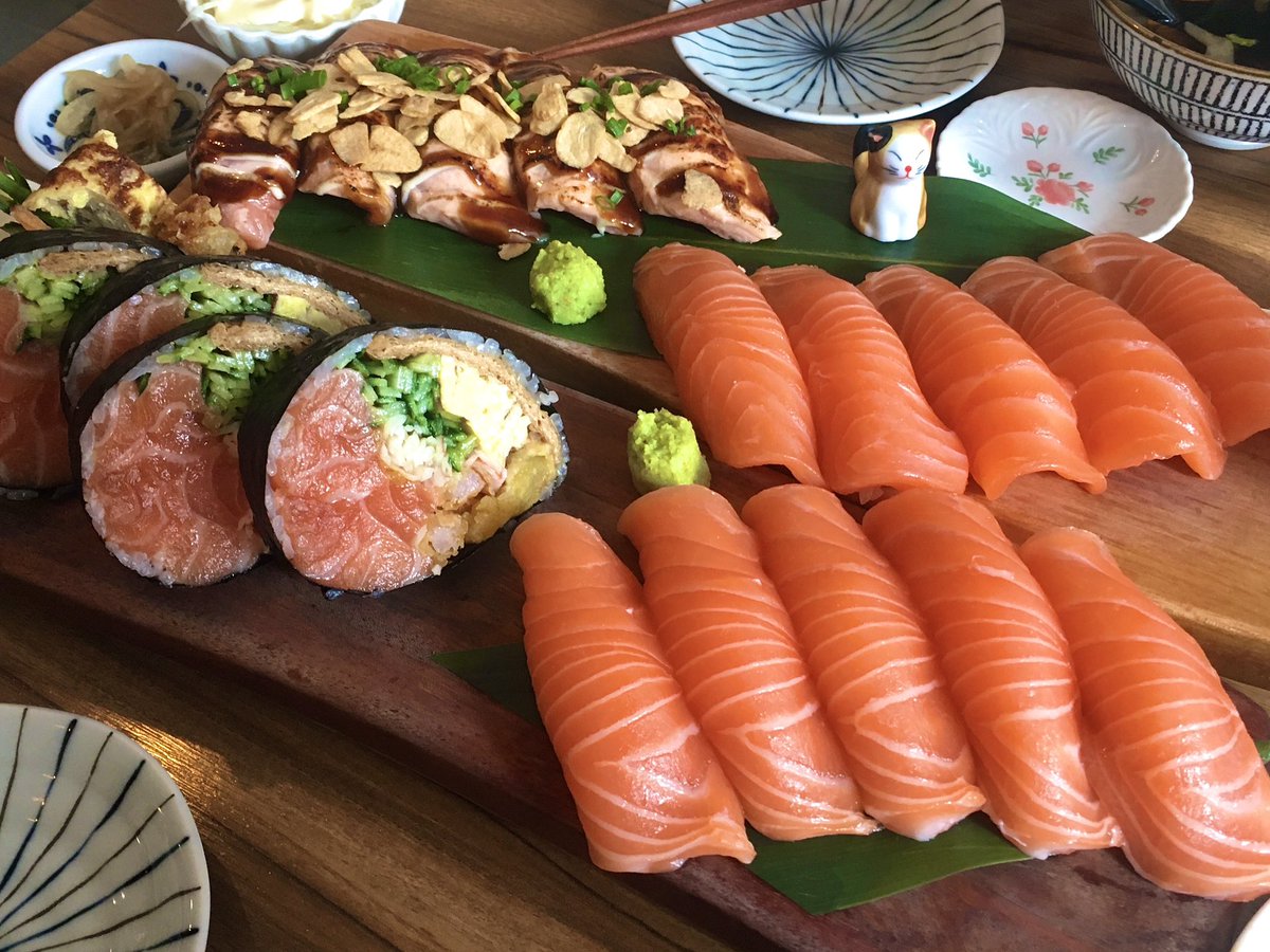 애햄이 밥 tweet media