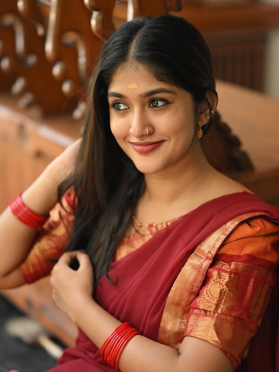 BareBones tweet media