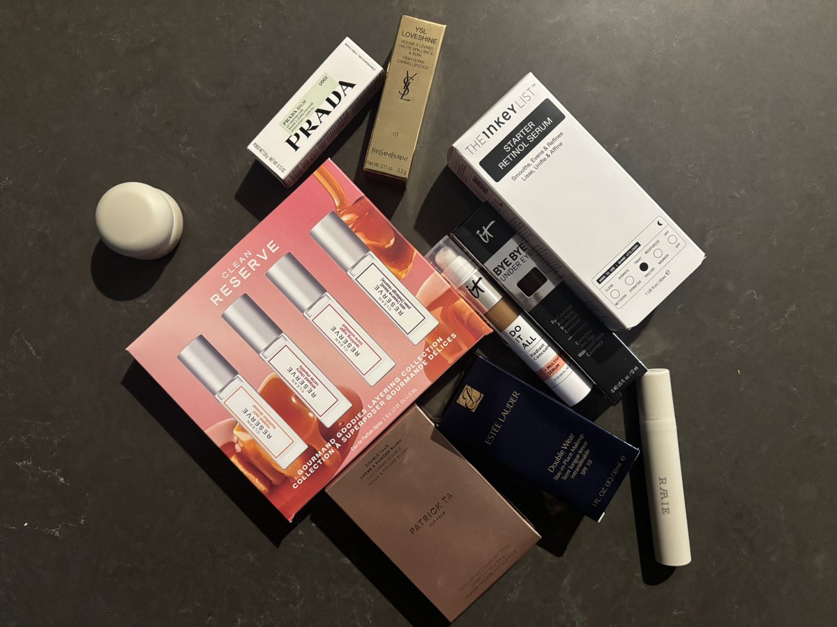 lacefringe's tweet image. #ilovemyjob #4free