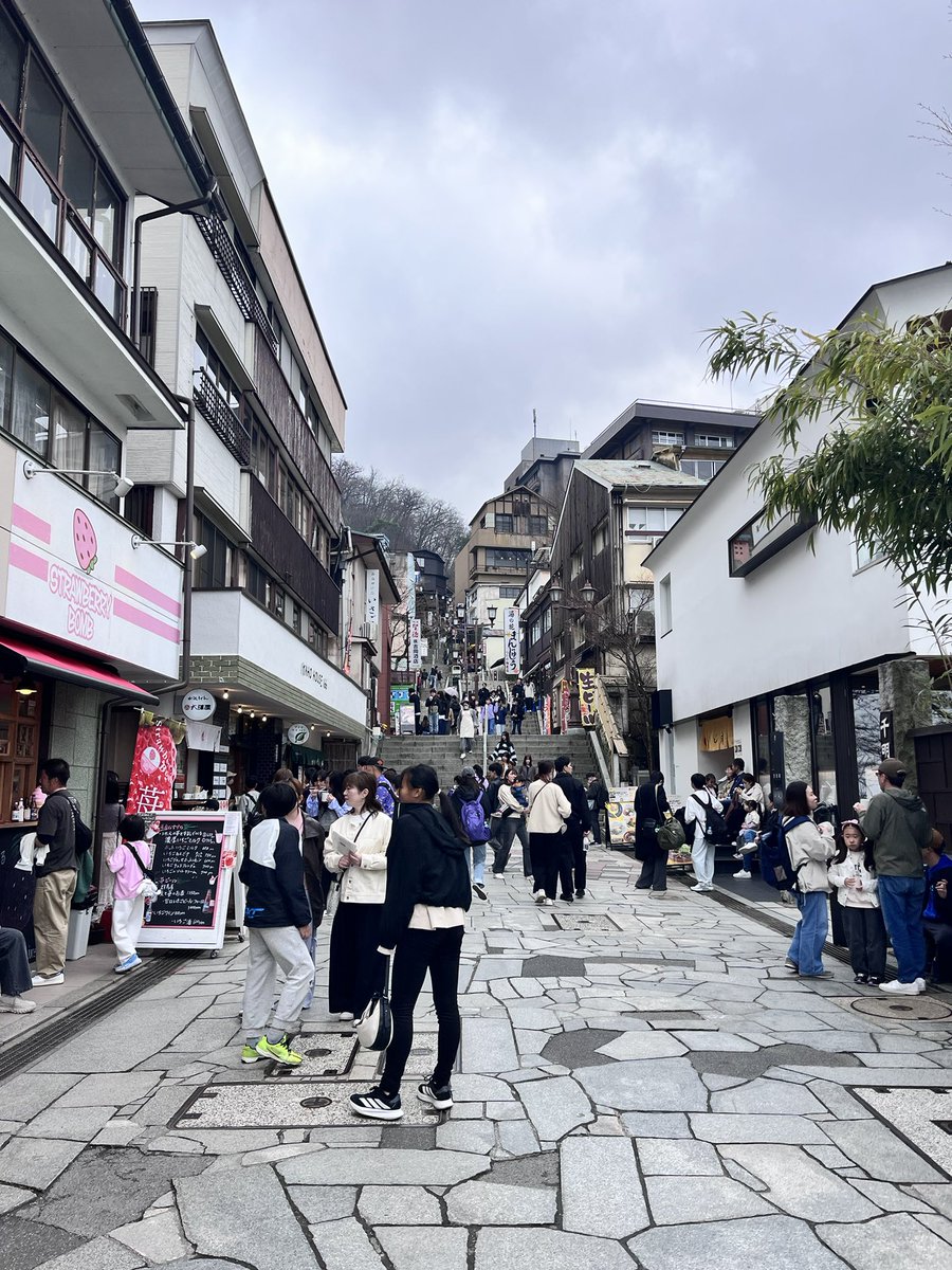 いぼ痔と切れ痔のあいだ tweet media