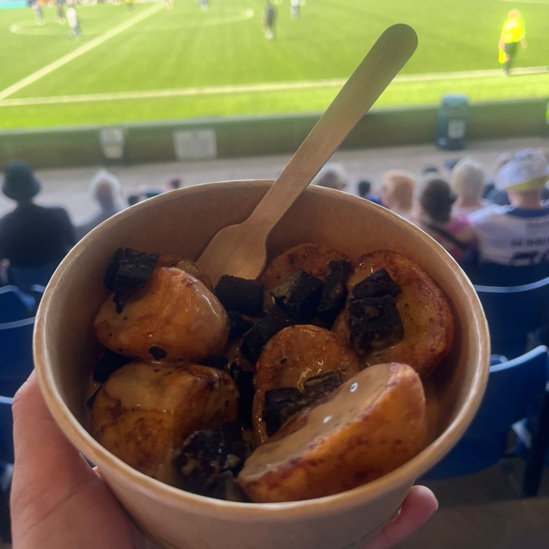 buryfcofficial's tweet photo. Matchday just got better at Gigg Lane 🔵⚪️

New food, more variety, shorter queues – from fan-favourite pies to street food &amp; our own 1885 Pilsner.

3 home games left... come down, back the lads, and enjoy the upgrades! ⚽️

Read more: https://t.co/4RGBkU8nhg

#BuryFC | #bfc140 https://t.co/JtmGe1rrpz