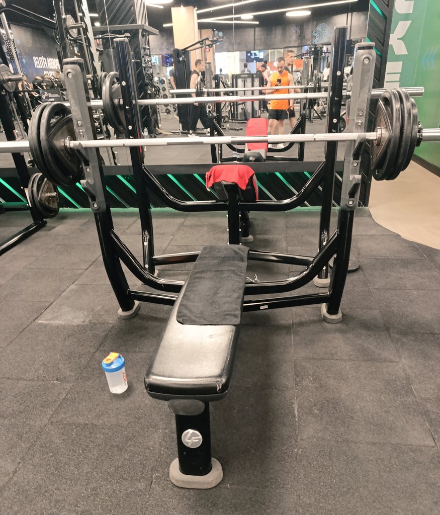 Mr. Hunk tweet media