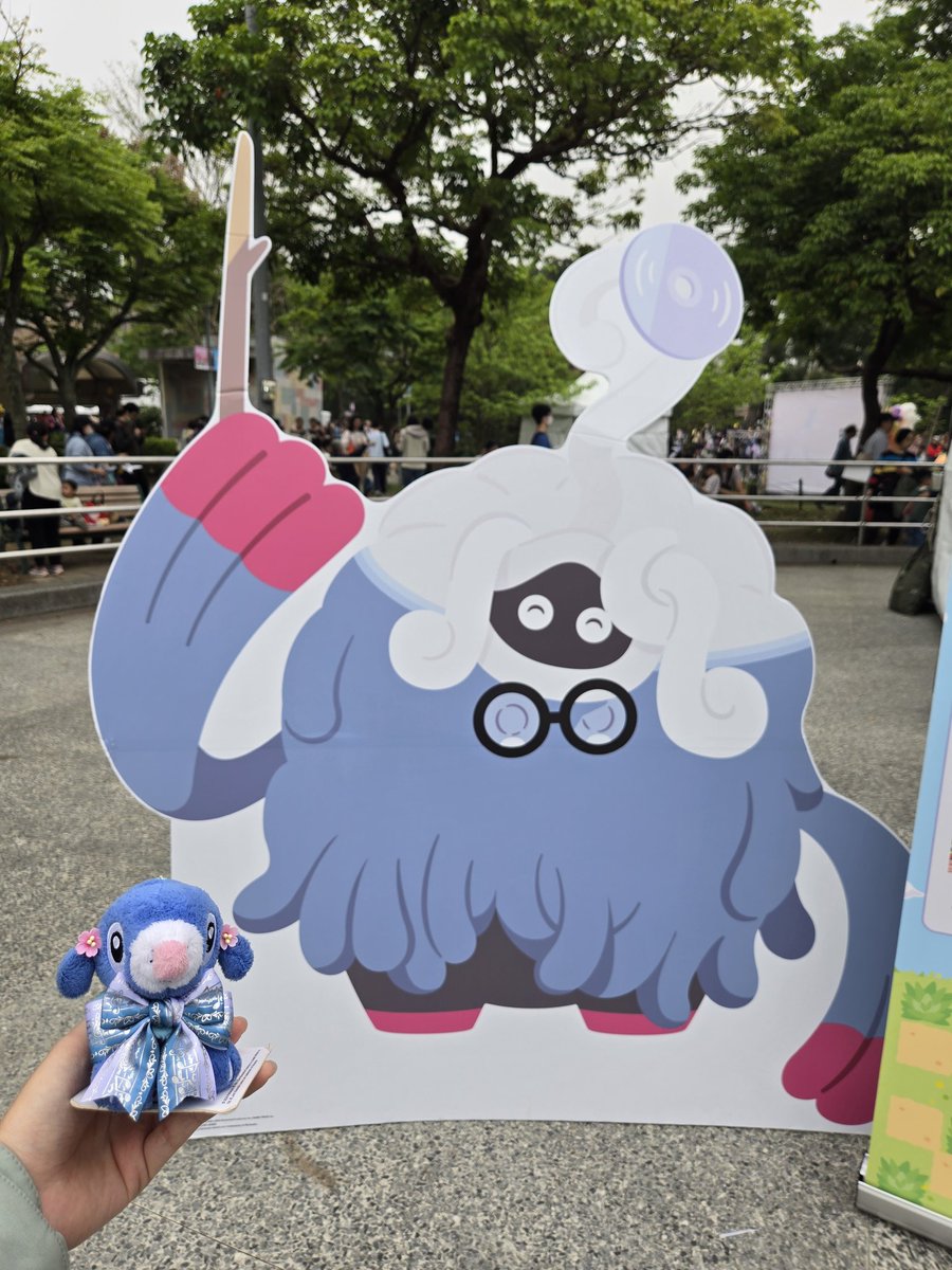 Spring, flowers, and Popplio! 🌸🦭