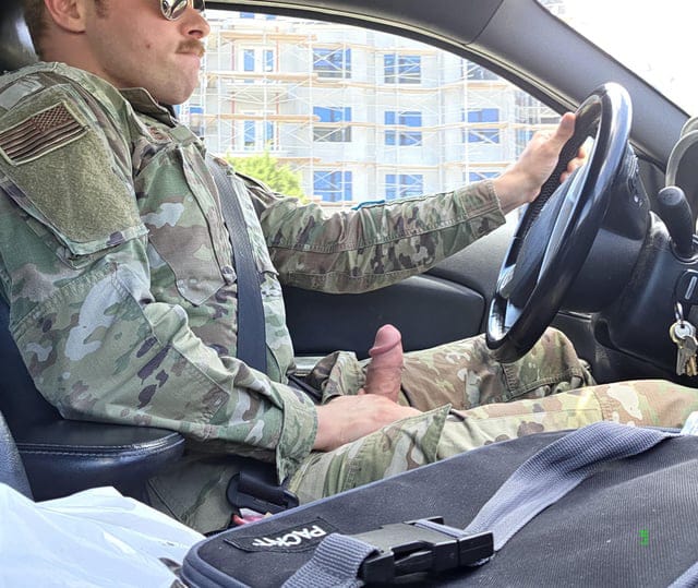 Uniform blog tweet media