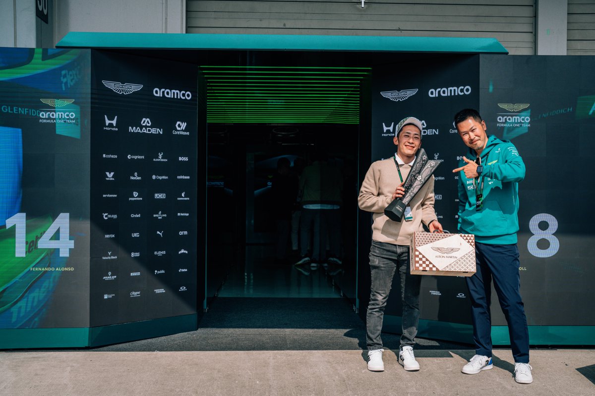 AstonMartinF1's tweet photo. Bringing craftsmanship to the paddock.

Ise Katagami artist Kenji joined us at the #JapaneseGP, touring the garage and getting a chance to meet the team. https://t.co/osHN0jm00e