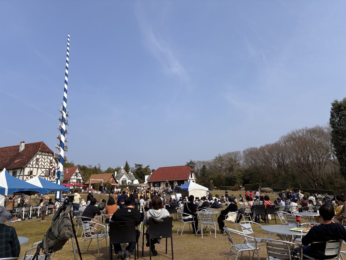 ≪リトルワールドで歌いました🥚≫

3/28(土)と29(日)
春の訪れを感じる暖かさの二日間☀️

愛知県犬山市の野外民族博物館 #リトルワールド 『カラフルイースター』イベントに出演

出演メンバーも合間には世界の料理や素敵な景色を楽しみました！！！
次は民族衣装を着て歌いましょう･･･！👗
