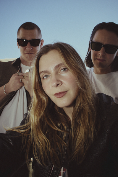 TOWER_Rock_Pop's tweet image. 【ご予約受付中♪】

ジャングル
『サンシャイン』
独自のグルーヴを築き上げてきた現代ソウルの最前線を走るディスコ・ユニット最新作！

tower.jp/article/featur…
#タワレコ洋楽 #Jungle