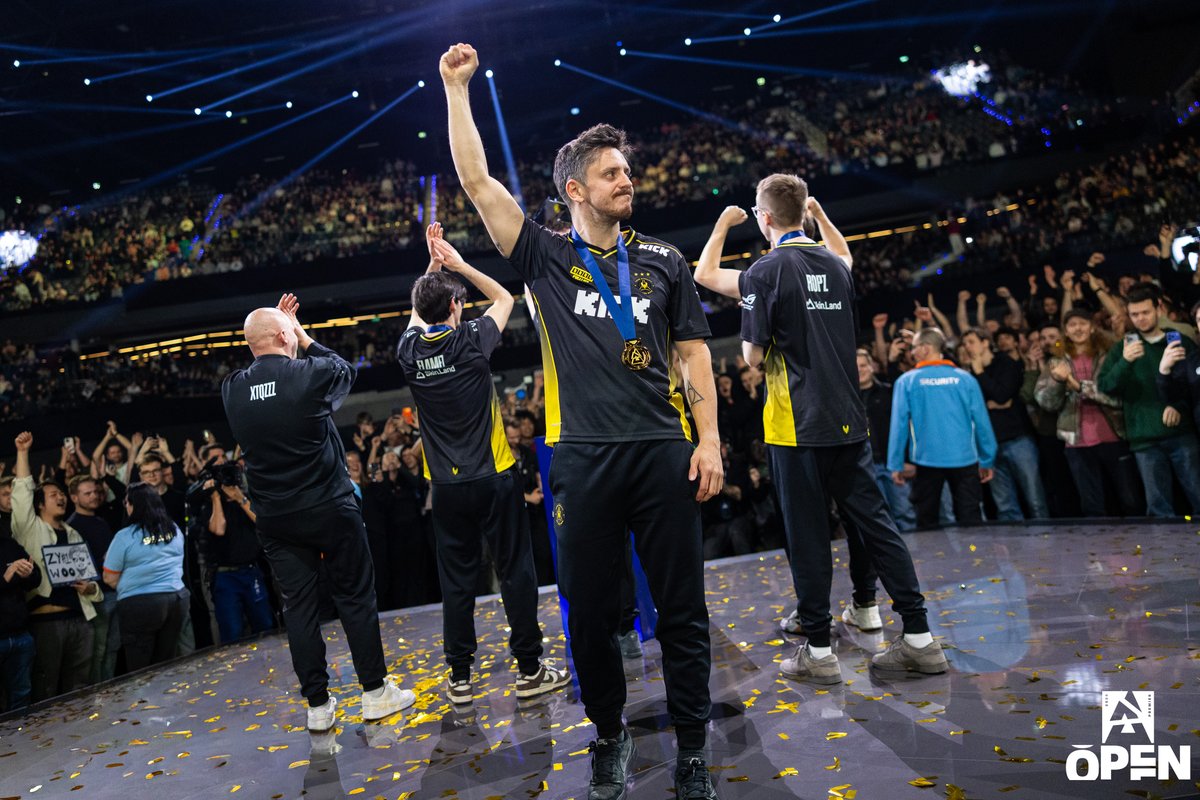 BLAST Premier 💥 tweet media