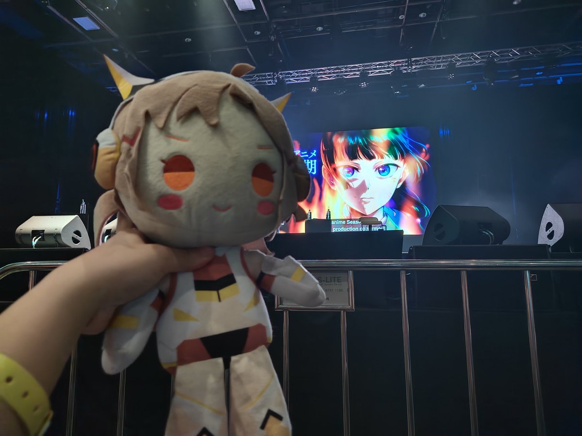 MrRound (Chris) tweet media