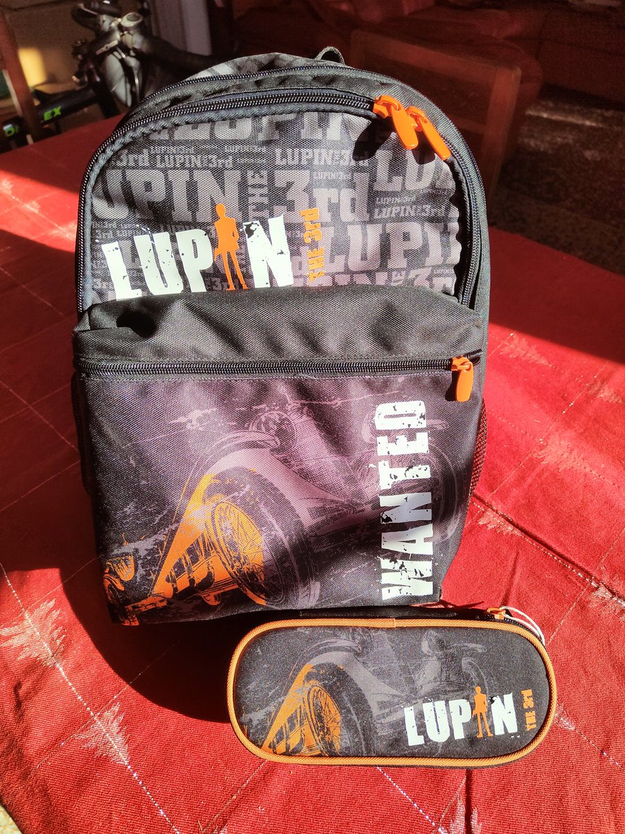 ルパン三世のバックパックとペンケース 🎒 🇮🇹
#lupin #lupiniii #lupinthethird #ルパン三世