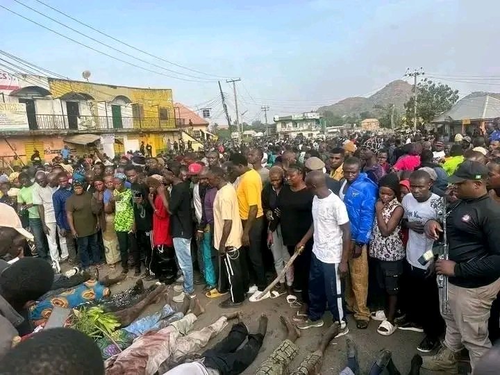 news_plate60301's tweet photo. PALM SUNDAY ATTACK IN JOS LEAVES 20 DEAD, SEVERAL INJURED

At least 20 persons have been confirmed dead, with several others injured, following a Sunday night attack in the Angwan Rukuba area of Jos, Plateau State. https://t.co/ADZjNGxZz0