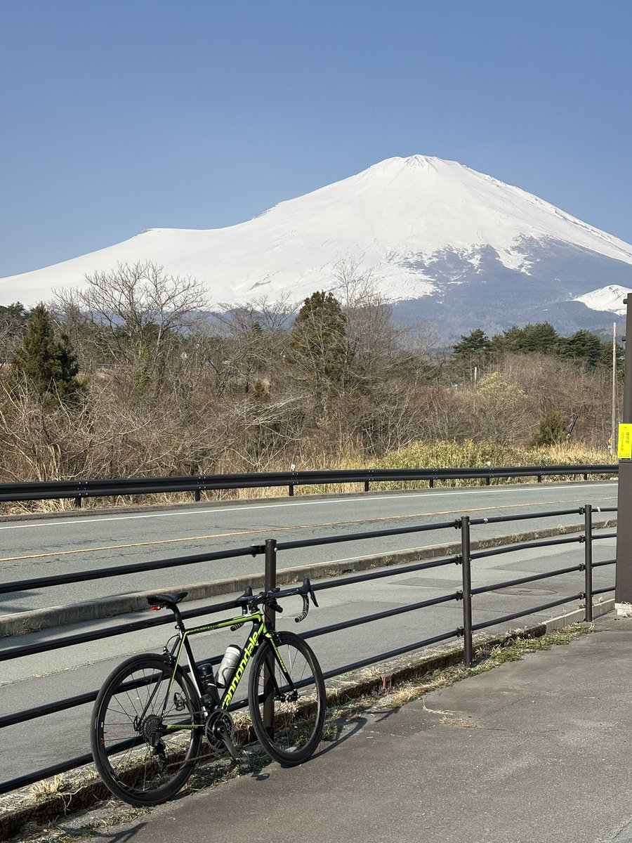 COG_shino's tweet photo. 昨日は富士イチ
今日はさわやか‼️
#cannondale https://t.co/dzYAxIs8tS
