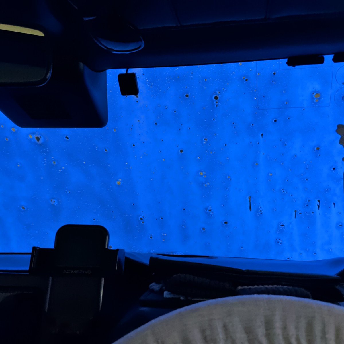 お値段お高めの洗車中