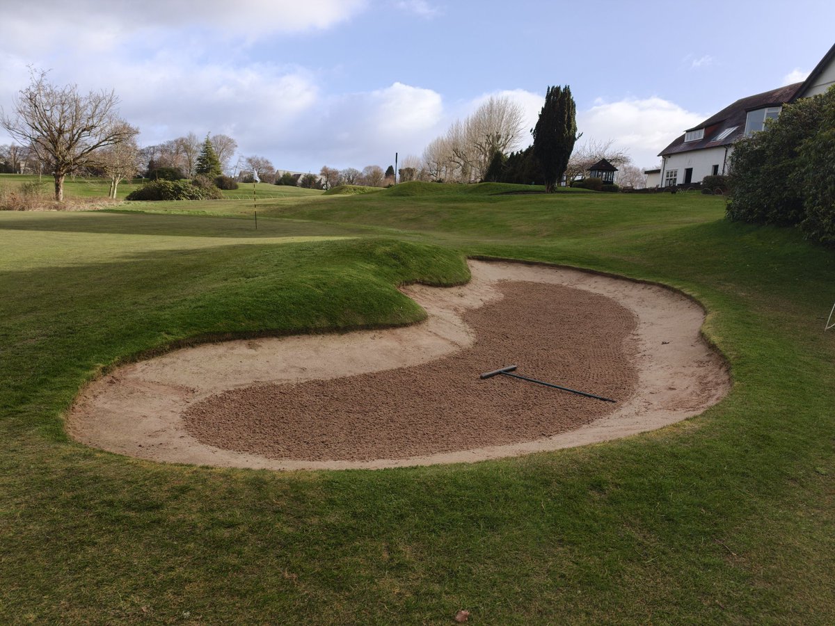 WhitecraigsGolf's tweet photo. Bunkers are being flymo'd, strimmed and weeded today. Once we have completed this we will then begin to add sand to the correct depths for the playing season ahead 🏌️‍♂️ https://t.co/vDBYyGabVv