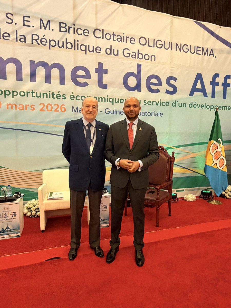 AmbJPCarteron's tweet image. Au lendemain du Sommet des Chefs d’Etat de #OEACP @AmbJPCarteron Président Fondateur du @CransMontanaF remercie chaleureusement @MBatraki Secrétaire Général pour son invitation et le félicite pour une brillante organisation et un magnifique succès. Très clairement l’#ACP est sur