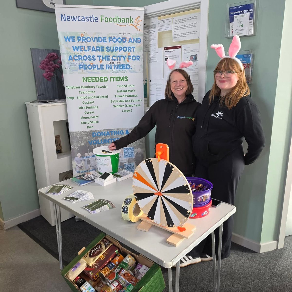 NCLFoodbank's tweet photo. Huge thank you to everyone who donated at Great Park Community Centre's Easter event!

Thank you for hosting us 💚

Happy Easter! https://t.co/6aUEPPNBo8