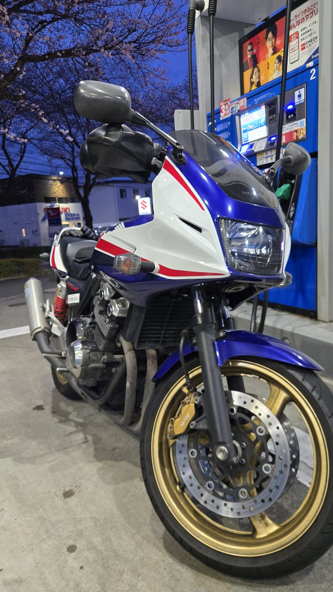 伊藤蓬莱@CB400SB tweet media