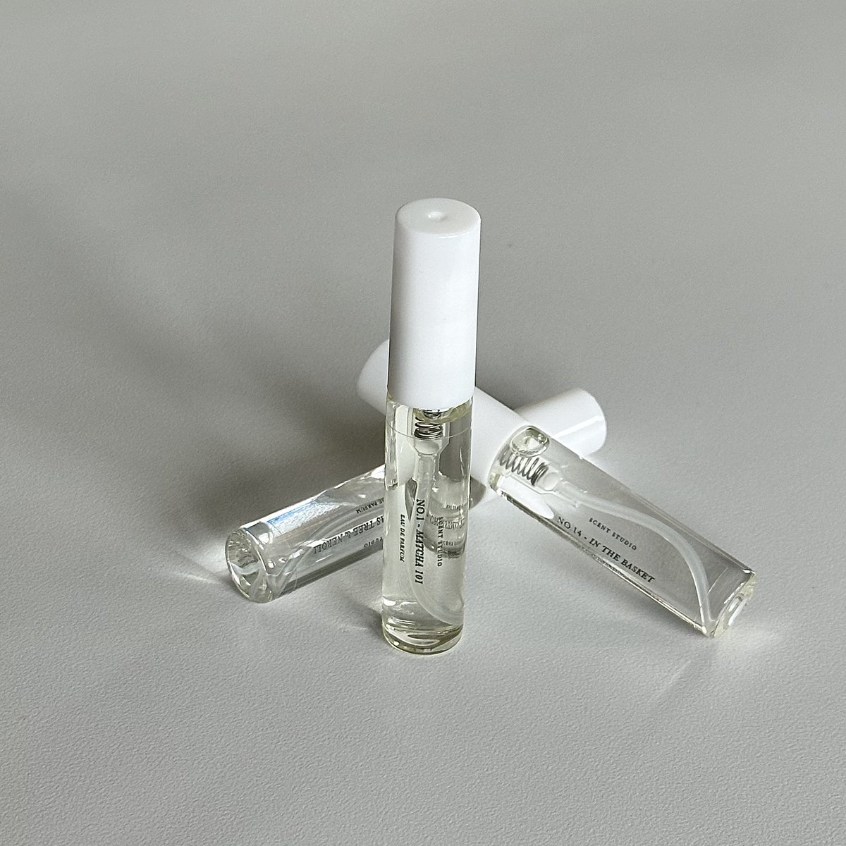 tamjaichunbkk's tweet photo. เพิ่งได้ลองน้ำหอมของ scent studio คือหอมสมคำร่ำลืออะ หอมมากแบบมากๆ กลิ่นฟุ้งกระจายและติดทนสุดๆ นี้ฉีดใส่ cardigan ผ่านไป  2 วันยังหอมอยู่เลย นี้ลองไปแล้ว 5 กลิ่นชอบหมดเลย คนไทยปรุงน้ำหอมเก่งจริง https://t.co/5nLrRsgp4U