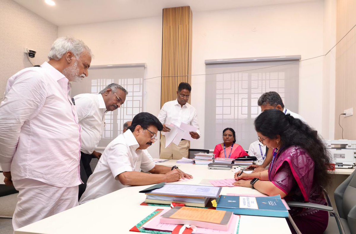 kalaivanandmk's tweet photo. திராவிட மாடல் நாயகர் கழக தலைவர்  திரு.@mkstalin  அவர்கள், கொளத்தூர் தொகுதியில் வேட்புமனு தாக்கல் செய்தார்.

#DMKWins2026
#VoteForDMK 
#வெல்வோம்_ஒன்றாக #ஸ்டாலின்_தொடரட்டும்_தமிழ்நாடு_வெல்லட்டும் https://t.co/3gDszq3nIg