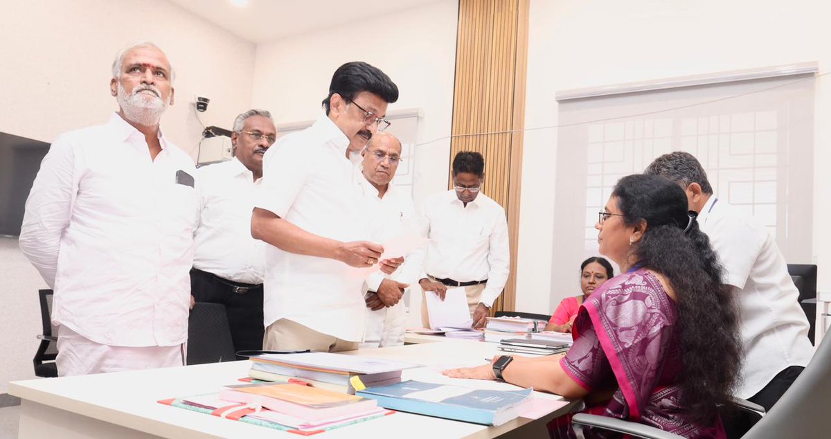 kalaivanandmk's tweet photo. திராவிட மாடல் நாயகர் கழக தலைவர்  திரு.@mkstalin  அவர்கள், கொளத்தூர் தொகுதியில் வேட்புமனு தாக்கல் செய்தார்.

#DMKWins2026
#VoteForDMK 
#வெல்வோம்_ஒன்றாக #ஸ்டாலின்_தொடரட்டும்_தமிழ்நாடு_வெல்லட்டும் https://t.co/3gDszq3nIg
