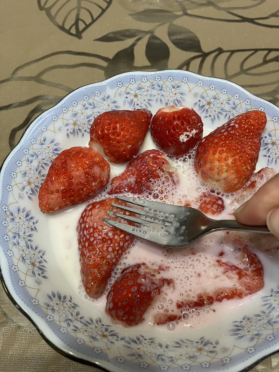 蛇苺@4/4キリモコ tweet media