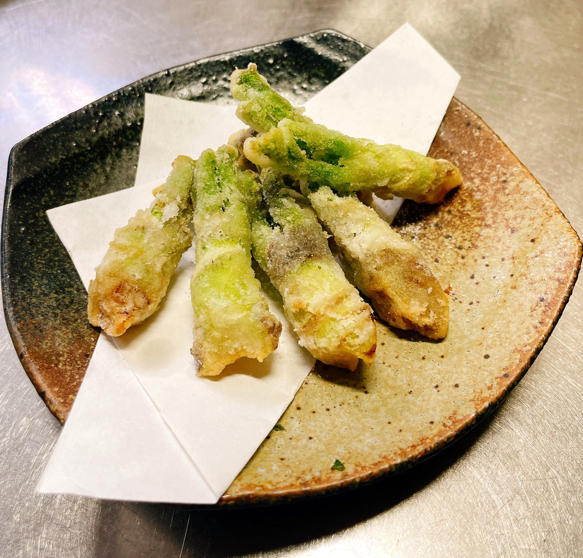 つづや tweet media