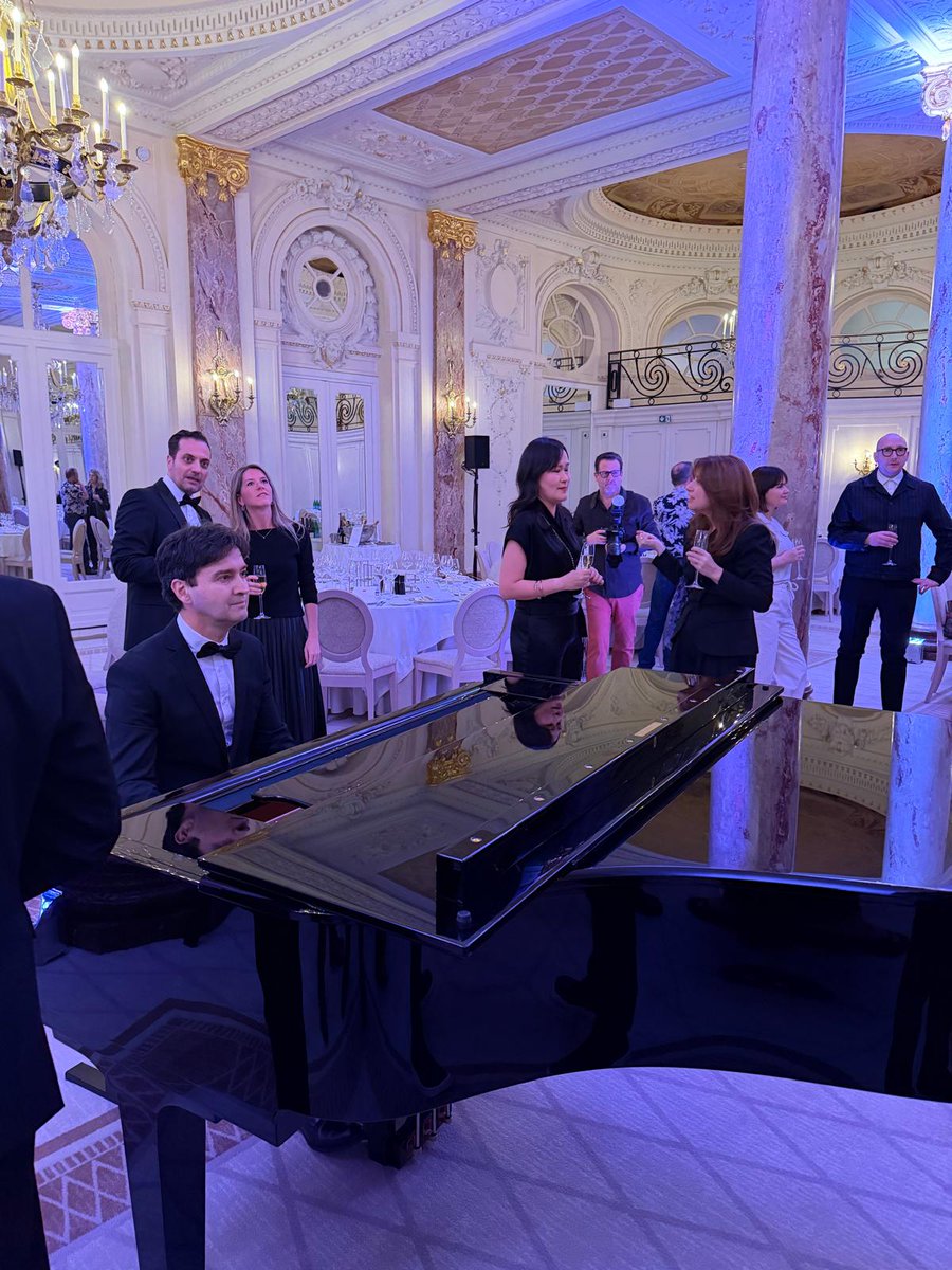 Haddonstone tweet media