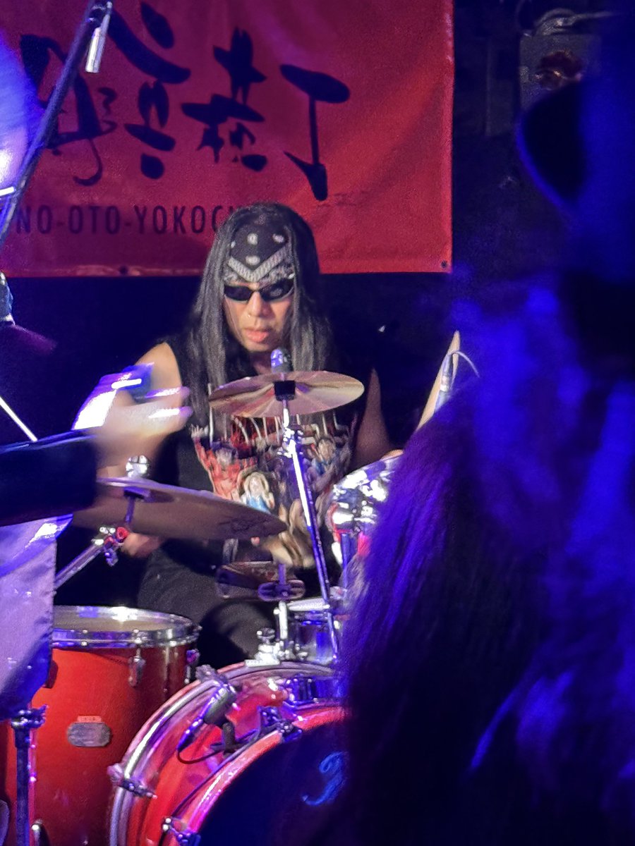 ko_imd's tweet image. VELL'z FIRE
　
昨夜3/29のライブにて
信念を貫く姿に感激しました🤘🫶🤘🍀🍀🍀

KUNI 🎙️
BODO 🎸
GOGA on Bass
MIKEY 🥁

激突vol 9
NERVOUS BREAKDOWN主催
#上野音横町 3/29

#VELLzFIRE
　MAD大内さんプロデュース