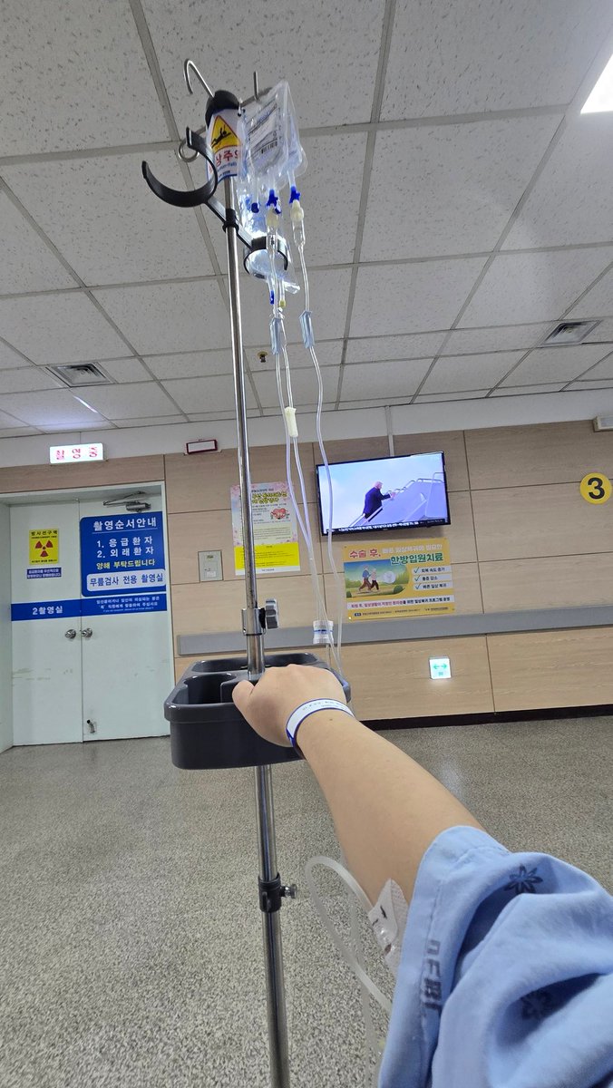 붉은혜성겨울 tweet media