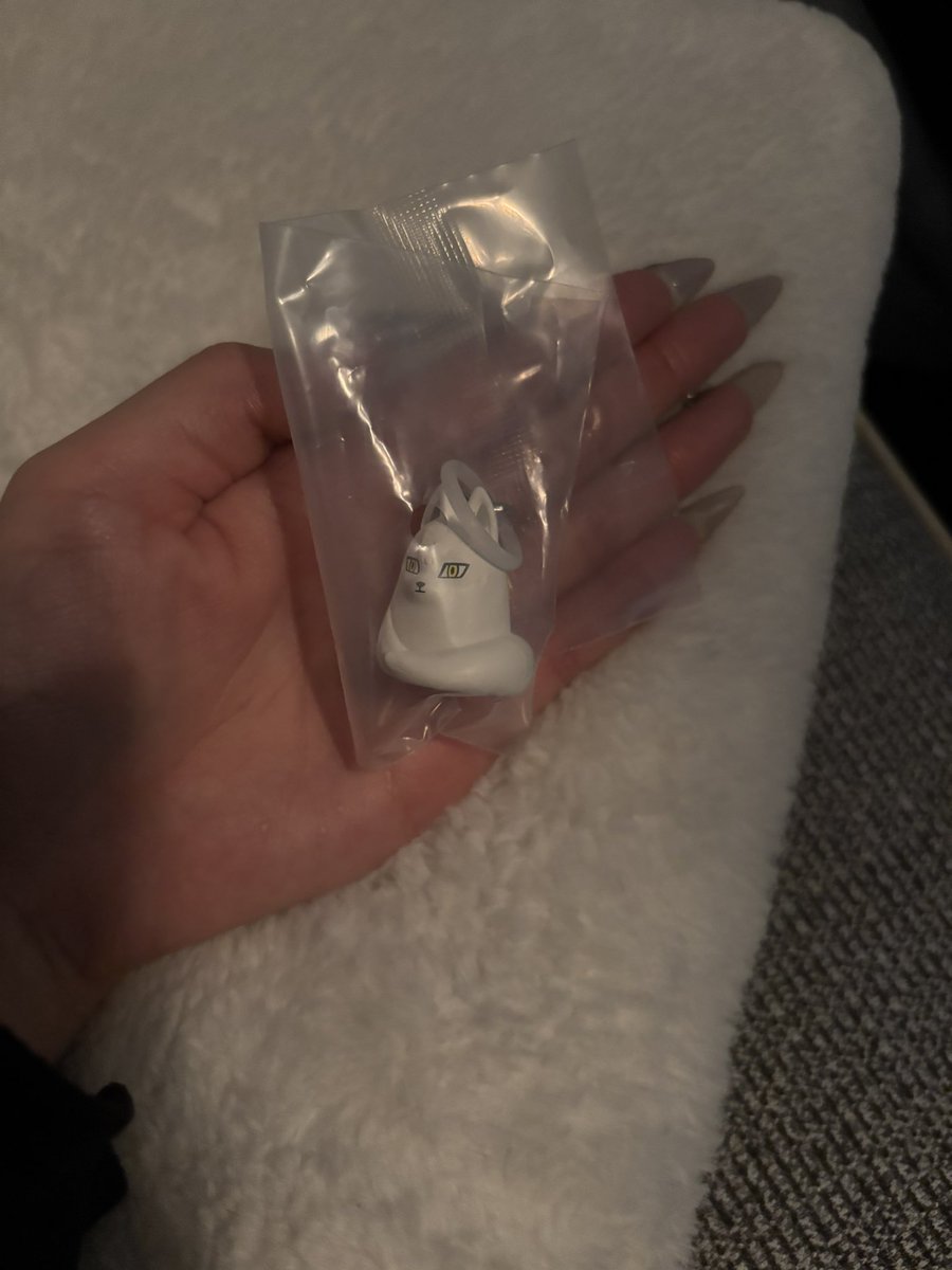 しなも tweet media