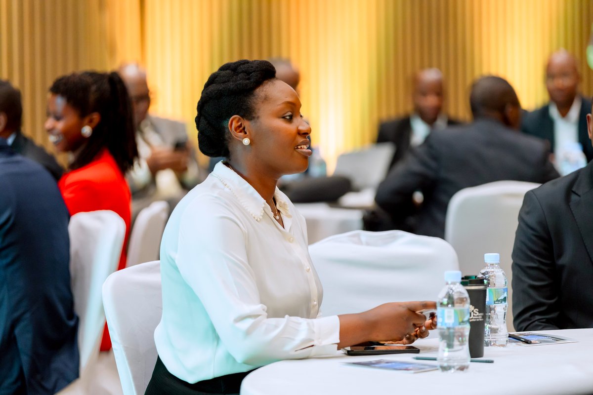 Minisitiri w’Uburezi, Nsengimana Joseph, yavuze ko hakiri imbogamizi mu myigire y’abanyeshuri hirya no hino mu Gihugu zirimo kuba umubare munini ari uw’abatinda mu ishuri.

Yavuze ko abarenga 1/2 cy’abanyeshuri bafite imyaka irenze iyo bagombye kuba bafite hakurikijwe umwaka