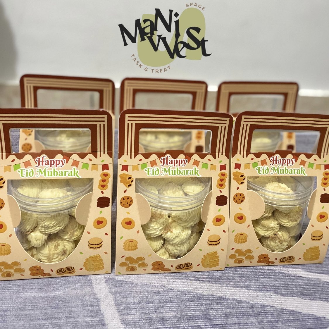 manivvest's tweet photo. alhamdulillah hampers kue lebaran sagu keju 2026🧀🧀  

💰50k/hampers (ukuran 500ml)

bisa order untuk occasion tertentu atau lebaran tahun depan https://t.co/ytB0wCTJOI