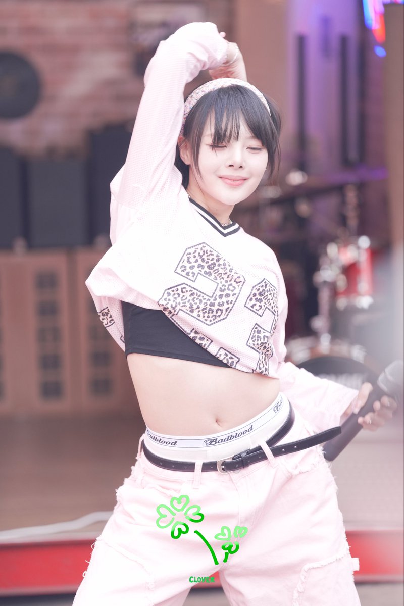 Clover_XiaoX's tweet photo. 260329 홍대 RED ROAD K-POP FESTIVAL

#나빌레라 #NAVILLERA
#SAYA #사야 https://t.co/kq8lqVVtB5