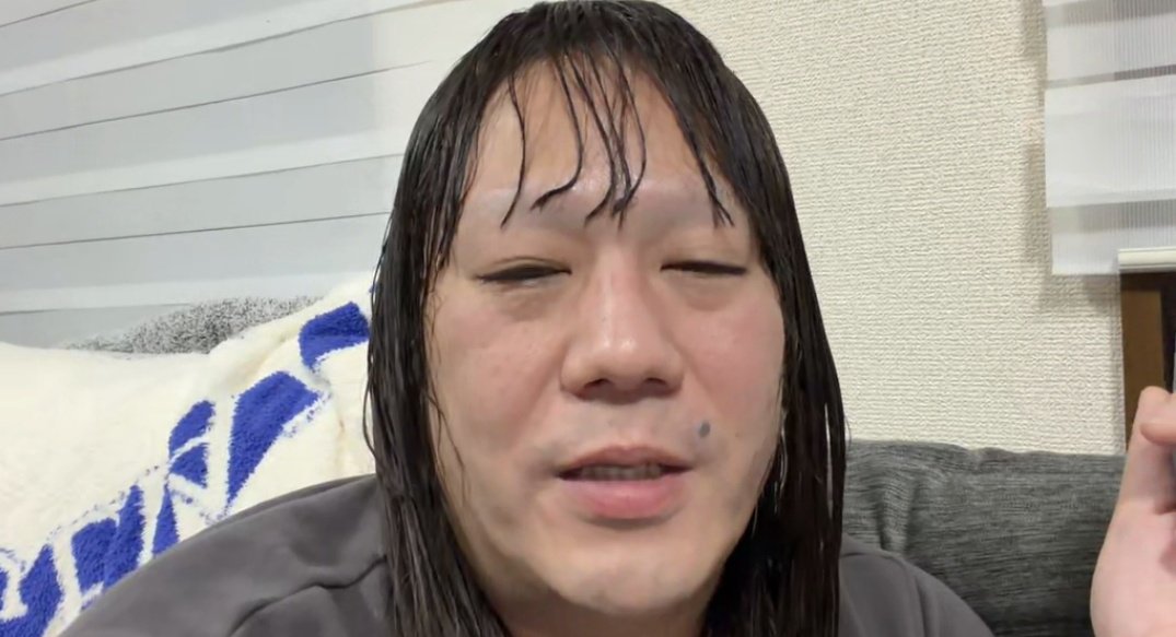 minoringo0617's tweet photo. おでこに毛糸ついてるおじさん。
なんかそーくんの話してて、私おかしくなーい？って言ってるけど前髪が1番おかしい。
 #藤沢なな
 #もんじょり https://t.co/BOPHBeqT5l