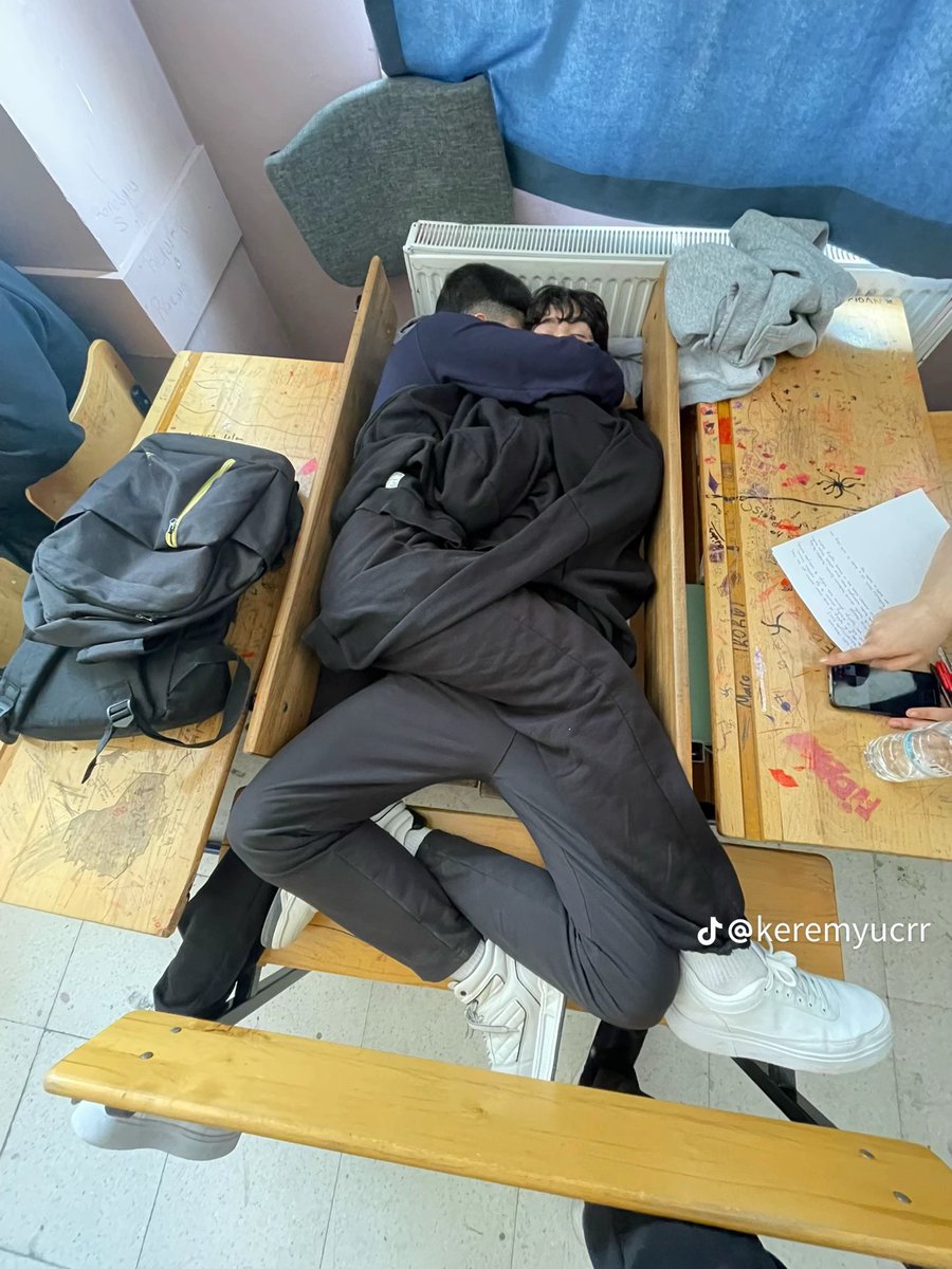 ꜱʟᴇᴘᴘ 🍜 ☀️🍁 tweet media