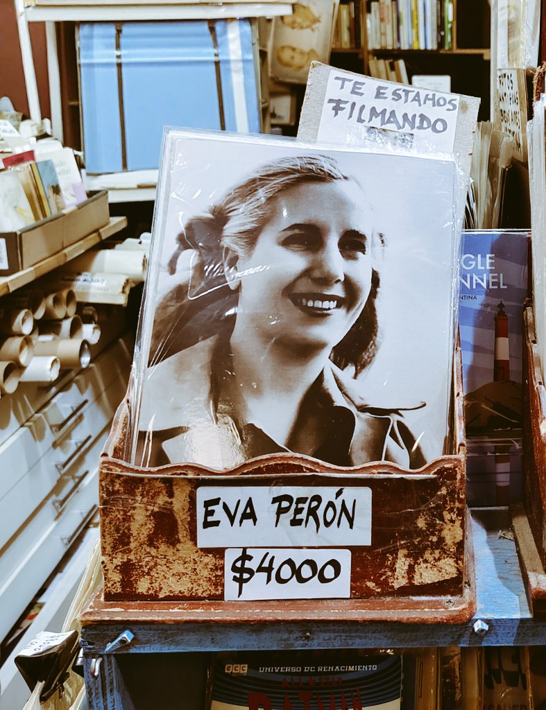 chus_san5's tweet photo. Imágenes porteñas.

#buenosaires #santelmo #evaperon #argentina #historia https://t.co/mKMgAZmNrk