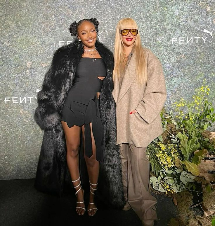 JustCasper_2's tweet photo. That moment when Ayra Starr linked up with Rihanna😮‍💨. https://t.co/nXOkJu5k9b