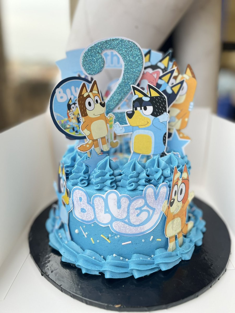 Queen of gorgeous cakes tweet media