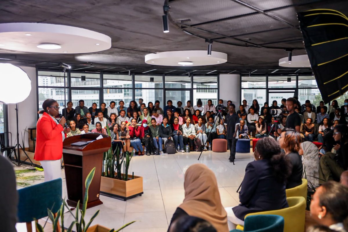 unwomenethiopia's tweet photo. Key outcomes:
✔️ AGCCI Phase II officially launched
✔️ 200+ young women inspired to step into the digital economy
✔️ Strengthened dialogue and partnerships, driving women’s digital inclusion
#AGCCI #WomenInTech #Ethiopia #DigitalInclusion #UNWomen #ALX https://t.co/NyXJIubJmU